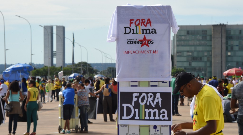 Brasil: otra marcha contra Dilma y el desafío de fortalecer la democracia Fora dilma