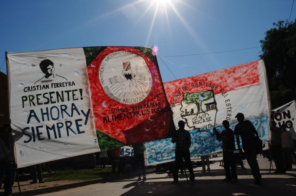 Contra las corporaciones multinacionales Marcha en repudio al asesinato del joven campesino Cristian Ferreyra del MOCASE VIA CAMPESINA MNCI Monte Quemado 25-11-201 copylefth Argeo Ameztoy (4)