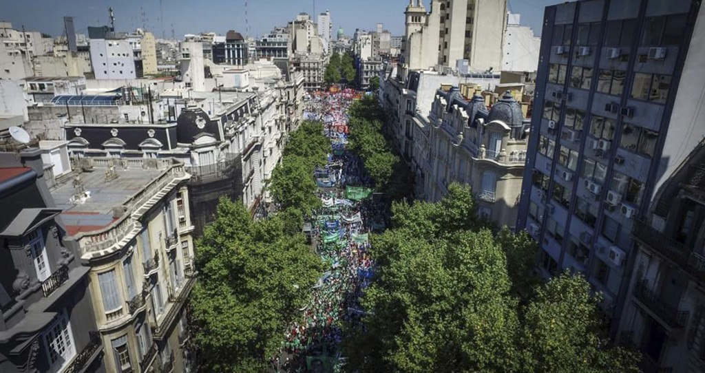 El paro nacional y las contradicciones del gobierno de Macri paro 24