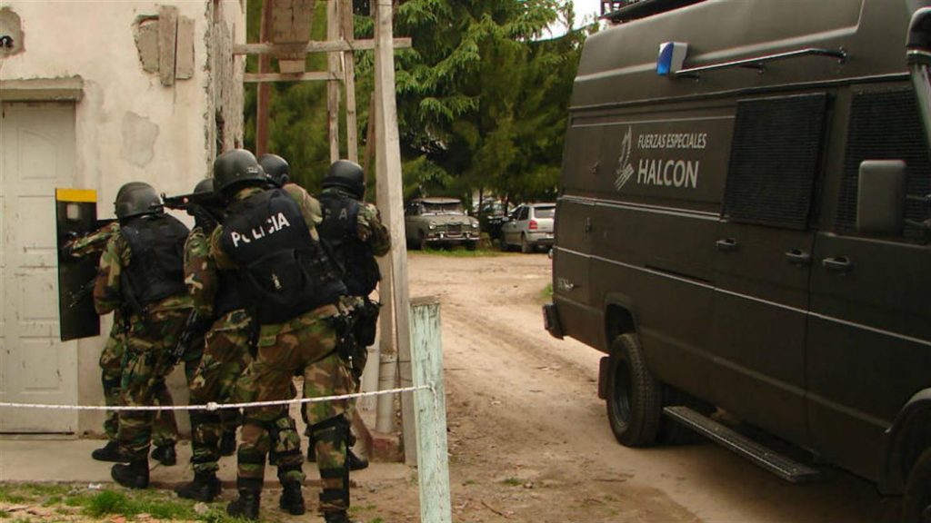 Represión y delito: dos formas de “servir” al Estado 2269604h765