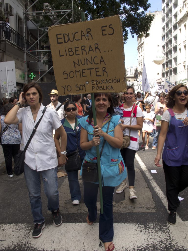 La paritaria de la Administración Central del Estado y los sesgos de género en pugna Paro docente Saá 1