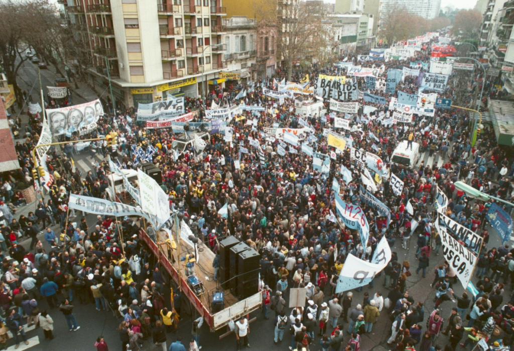 multitud-oso-1024x700 (1) (1)