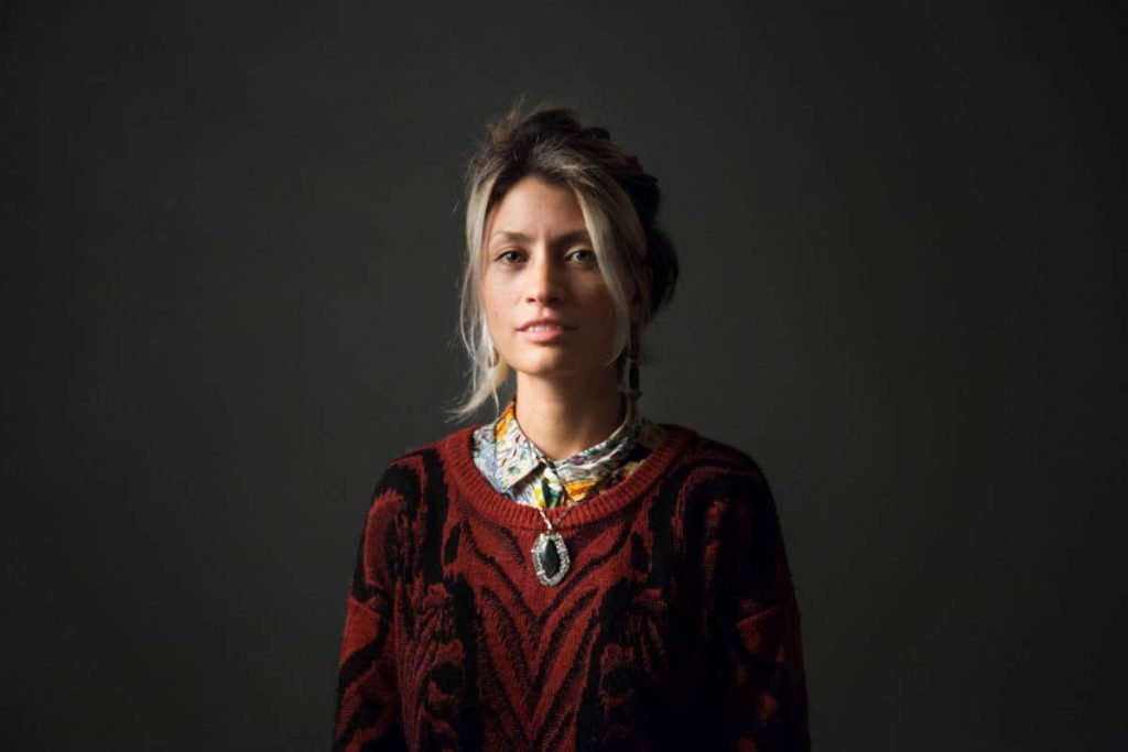 Quitarle las armas al macho Ariell