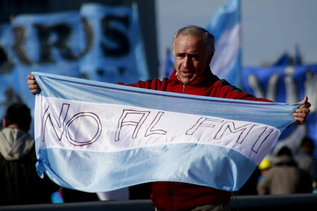 El peso de la deuda externa es insostenible No al FMI - Juan Noy