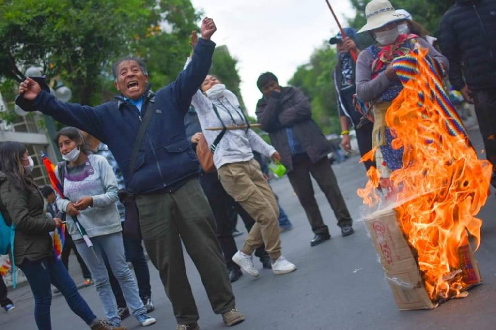Ariel Basteiro: “Cuando un golpe de Estado tiene características xenófobas es doblemente grave” FB_IMG_1573760069449