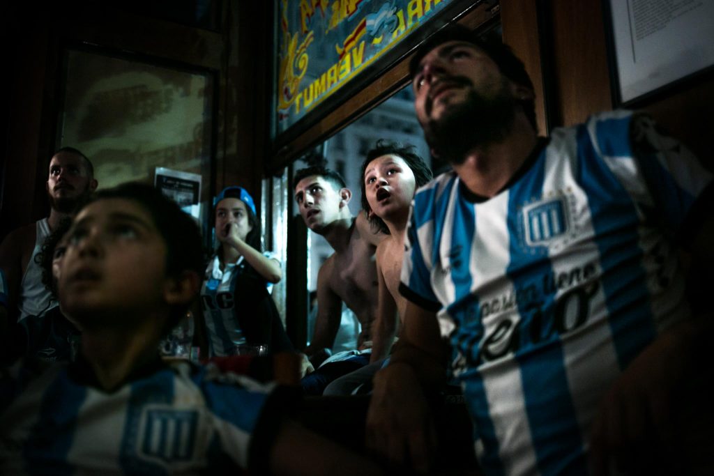 Multitud de abrazos: recuerdos del último clásico de Avellaneda Racing Nacho Yura