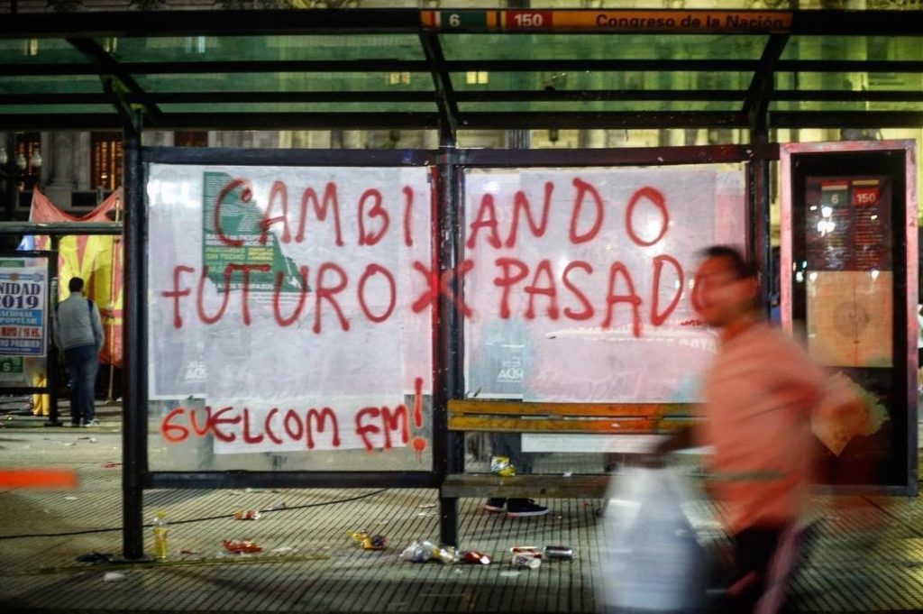 2001: una odisea al default portada