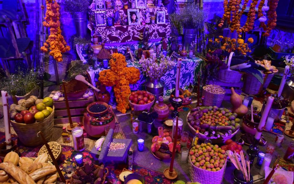 Somos nuestrxs muertxs Ofrenda de Día de Muertos