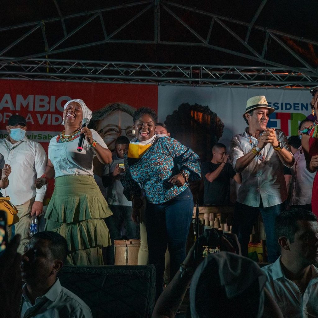 Abrazar con fuerza al primer gobierno popular de Colombia Francia_Fede_Ríos