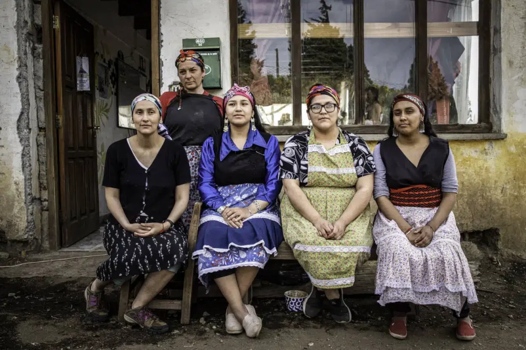 Presas políticas mapuche: Poner la espalda mujeres-mapuche-euge-neme-1