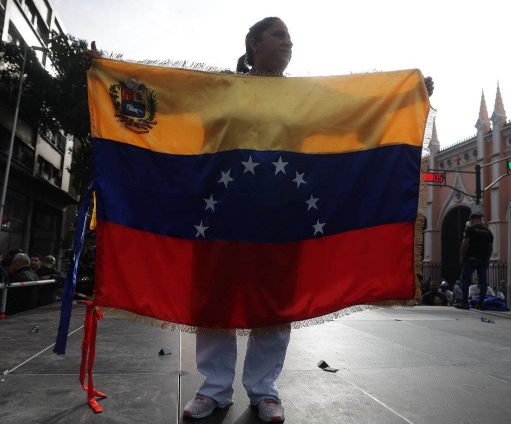 GPS Venezuela: Lo que tenes que saber sobre el bombardeo y la intervención de los Estados Unidos al país caribeño photo_2026-01-03_16-02-39